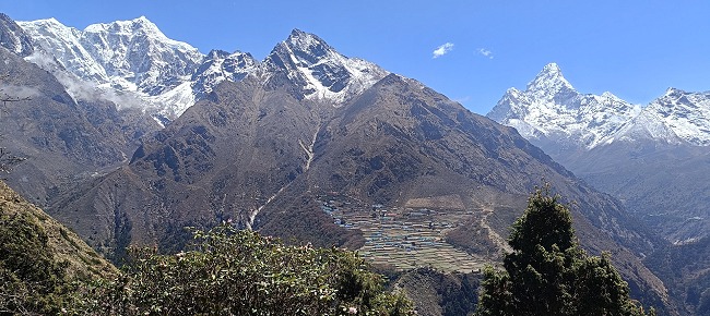 Why Do Tourists Want to Trek in the Everest Region?