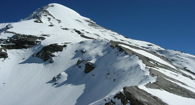 Is Pisang Peak Climbing Suitable for Beginners? An Honest Guide for First-Time Climbers