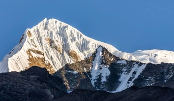 Singa Chuli Peak Climbing